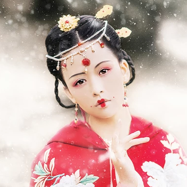 雪花飛舞紅衣女生頭像，唯美古風(fēng)真人頭像