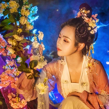 五彩星空提燈少女頭像，唯美古風(fēng)真人頭像