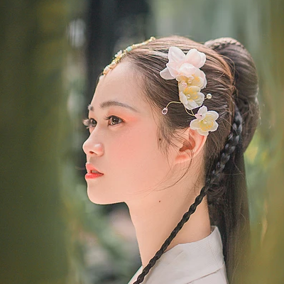 粉嫩花朵少女頭像，唯美古風真人頭像