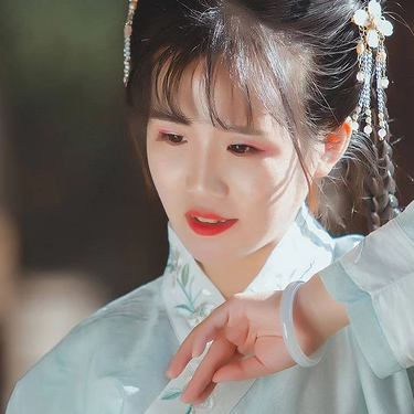 文藝女生頭像，唯美古風真人頭像