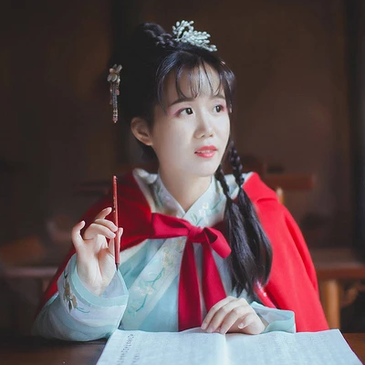 文藝女生頭像，唯美古風真人頭像