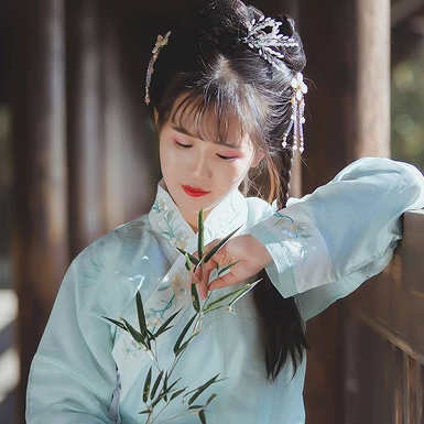 文藝女生頭像，唯美古風真人頭像