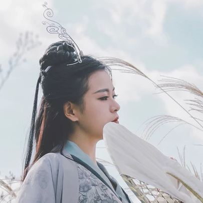風(fēng)中俠客女生頭像，唯美古風(fēng)真人頭像