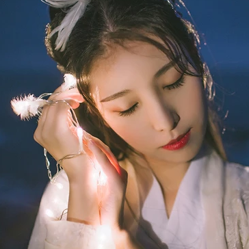 夜下星空女生頭像，唯美古風(fēng)真人頭像
