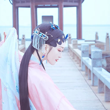 京劇花旦帶折扇女生頭像，唯美古風真人頭像