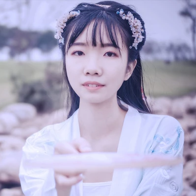 清新帶團(tuán)扇女生頭像，唯美古風(fēng)真人頭像