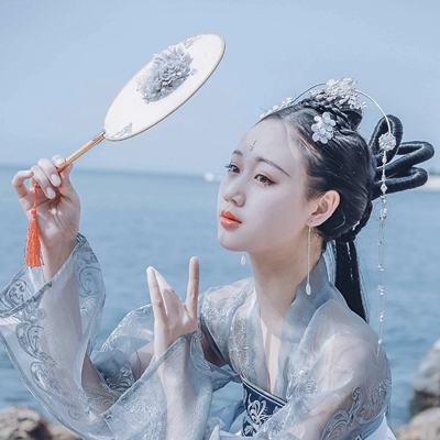兩組齊胸襦裙?jié)h服女子頭像，唯美古風(fēng)真人頭像