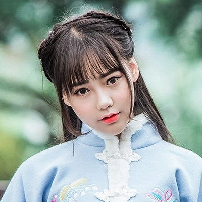 可愛(ài)帶團(tuán)扇和傘女生頭像，唯美古風(fēng)真人頭像