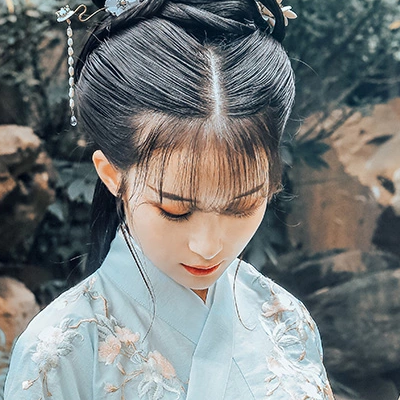 漢服帶傘女生頭像，唯美古風(fēng)真人頭像