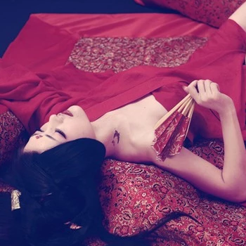 性感妖嬈紅衣女生頭像，唯美古風真人頭像