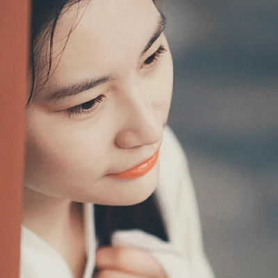 蒙眼帶團(tuán)扇女子頭像，唯美古風(fēng)真人頭像