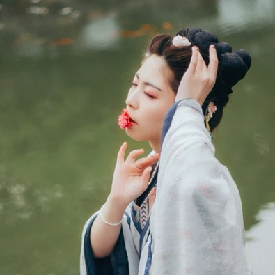 年華沉浮女子頭像，唯美古風(fēng)真人頭像