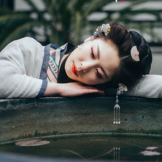 年華沉浮女子頭像，唯美古風(fēng)真人頭像