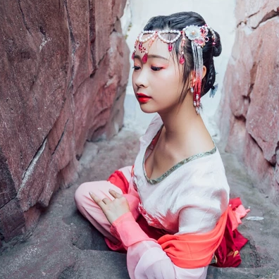 浮世年華少女頭像，唯美古風(fēng)真人頭像
