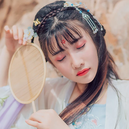 飄逸帶團(tuán)扇小清新頭像，唯美古風(fēng)女子真人頭像