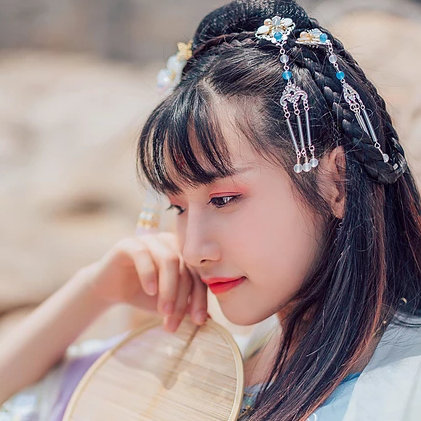 飄逸帶團(tuán)扇小清新頭像，唯美古風(fēng)女子真人頭像