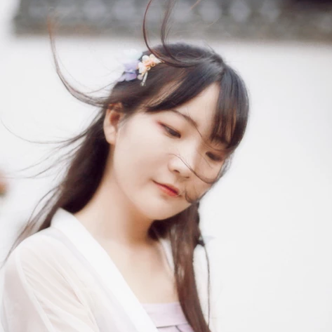 荷塘邊漢服古風(fēng)頭像，唯美古風(fēng)女子真人頭像
