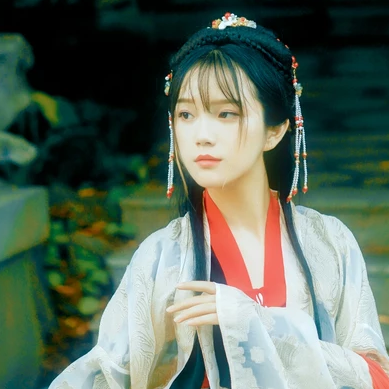 優(yōu)雅時(shí)尚古風(fēng)頭像，唯美古風(fēng)真人女子頭像