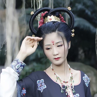 妖艷冷漠的女生頭像，唯美古風(fēng)真人女子頭像