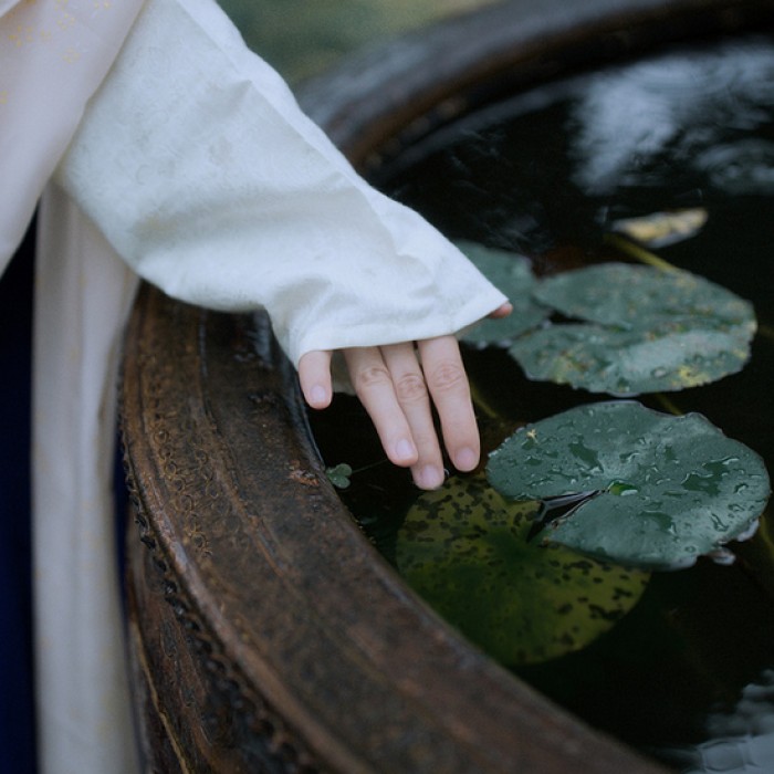 古風女子纖纖玉手頭像，寧靜清幽女生頭像