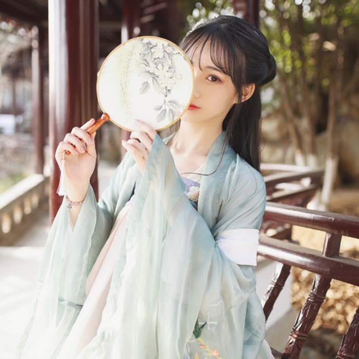 粉妝玉琢的女子古風(fēng)頭像，中國風(fēng)女生頭像