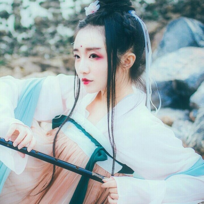 柳眉杏眼女生頭像，古風(fēng)女子qq頭像