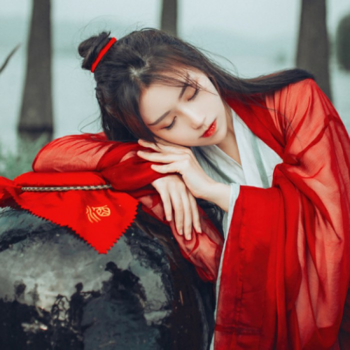 英氣瀟灑女子古風(fēng)頭像，古典真人頭像
