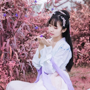 粉紫小清新帶團扇傘頭像，唯美古風真人頭像