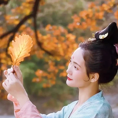 秋風(fēng)落葉女子頭像，唯美古風(fēng)真人頭像