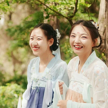 漢服帶團(tuán)扇閨蜜頭像，唯美古風(fēng)真人頭像