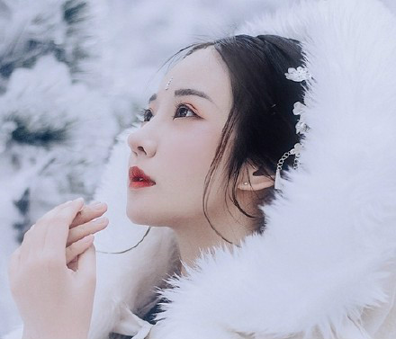 唯美雪景古裝美女圖片，清新淡雅的古裝攝影欣賞